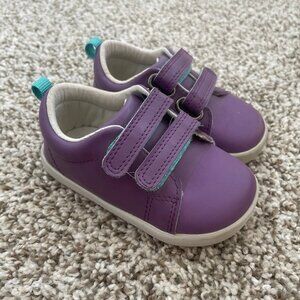 Size 6 / Toddler Girl Ten Little Sneakers